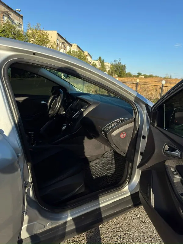 Продам ford фокус 3. мотор 2.0, акпп робот. технически в исправном состоянии. пробег 268 тысяч км. находится в шахтерске. цена 710 торг +79496484203 📞 звоните: +7(949)6484203 - фотография - 6