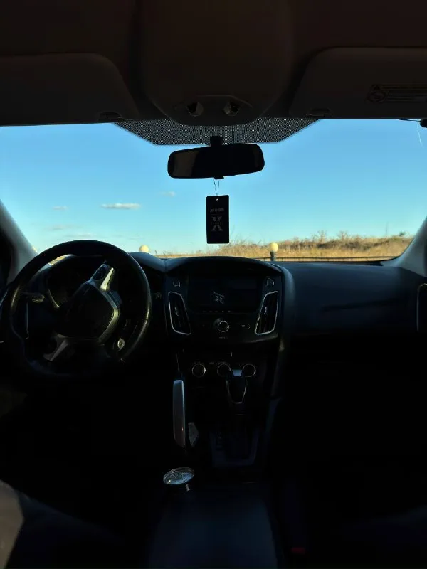Продам ford фокус 3. мотор 2.0, акпп робот. технически в исправном состоянии. пробег 268 тысяч км. находится в шахтерске. цена 710 торг +79496484203 📞 звоните: +7(949)6484203 - фотография - 7