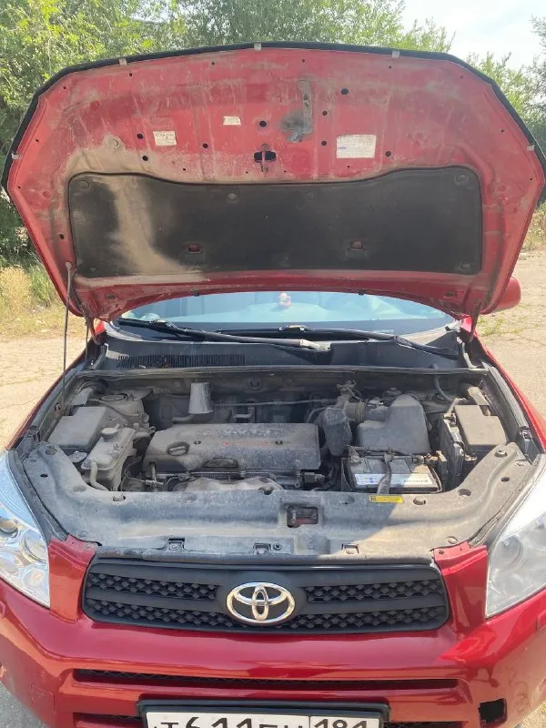 Продам. rav 4 xa30 2006г. 2.0 aisin. владею машиной около 2-х лет. эксплуатировала жена, обслуживали своевременно. замена масла и фильтров каждые 5-6 тысяч км. год назад был произведен капитальный ремонт двигателя, из-за не удаленного катализатора(кусочек попал в 3 цилиндр). есть фото и видео. после ремонта проехал 25 тысяч. обкатку проходил бережно. состояние хорошее, кузов целый проблемные места обработаны антикором, блокировка работает, коробка переключает без инков, на интересующие вопросы отвечу по телефону. если меня нет на связи, пишите смс в личку. +79591729535 комплект летней резины hankook в багажнике. больше фотографий и видео отправлю в личку. 1.1🍋 предметный торг у капота. 📞 звоните: +7(959)1729535 - фотография - 10