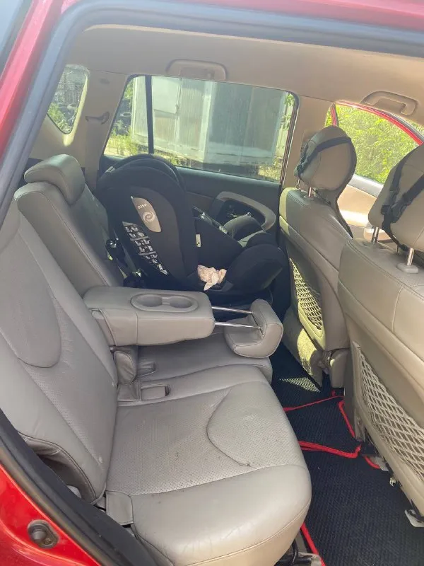 Продам. rav 4 xa30 2006г. 2.0 aisin. владею машиной около 2-х лет. эксплуатировала жена, обслуживали своевременно. замена масла и фильтров каждые 5-6 тысяч км. год назад был произведен капитальный ремонт двигателя, из-за не удаленного катализатора(кусочек попал в 3 цилиндр). есть фото и видео. после ремонта проехал 25 тысяч. обкатку проходил бережно. состояние хорошее, кузов целый проблемные места обработаны антикором, блокировка работает, коробка переключает без инков, на интересующие вопросы отвечу по телефону. если меня нет на связи, пишите смс в личку. +79591729535 комплект летней резины hankook в багажнике. больше фотографий и видео отправлю в личку. 1.1🍋 предметный торг у капота. 📞 звоните: +7(959)1729535 - фотография - 9