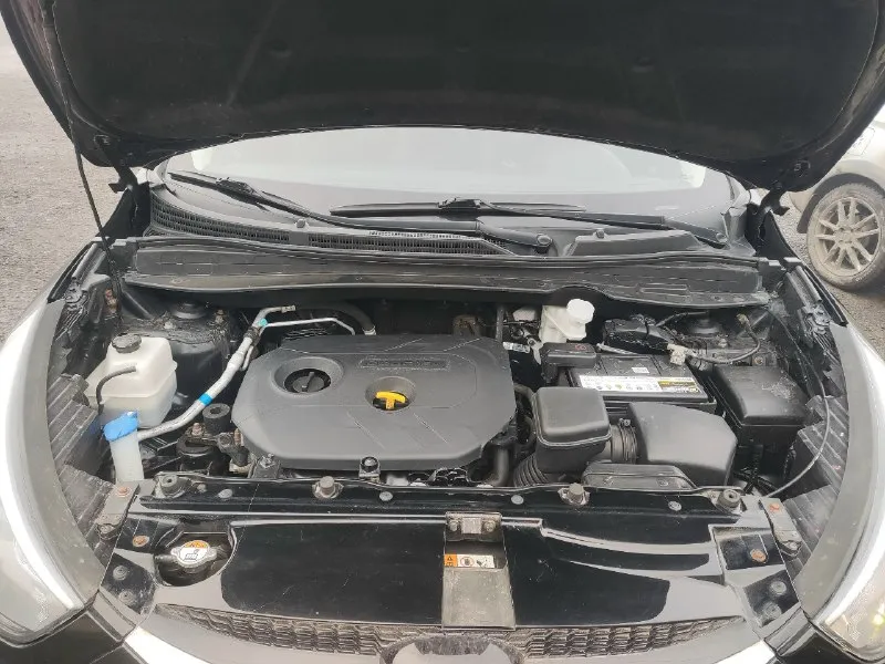 Hyundai ix35 4wd цена 1.270т. р год 2014 рест пробег 155.400 бензин 2.0l 150л. с акпп автоматическая привод полный 4wd автомобиль в прекрасном состоянии пробег 155.400 км оригинальный 100% подтверждение автотека кузов без вмятин и царапин дно пороги стаканы все целое чистый опрятный салон мотор работает как часики масло не расходует ходовая часть плотная без посторонних шумов коробка передач работает изумительно все соответствует своему пробегу т/о по регламенту все заказ наряды имеются недавно после полного т/о в ближайшее время вложения не потребуются ! хорошая комплектация подогрев сидений, лобового, зеркал, заднего стекла, 4эл стеклоподъёмника климат контроль кондиционер складывание зеркал комбинированная кожа адаптивный круиз контроль мульти руль abs esp спуск с горы парктроник и. т. д юридически кристально чист учёт рф 1 собственник птс оригинальный любое оформление в мрэо осмотр г донецк +79494937644 📞 звоните: +7(949)4937644 - фотография - 4