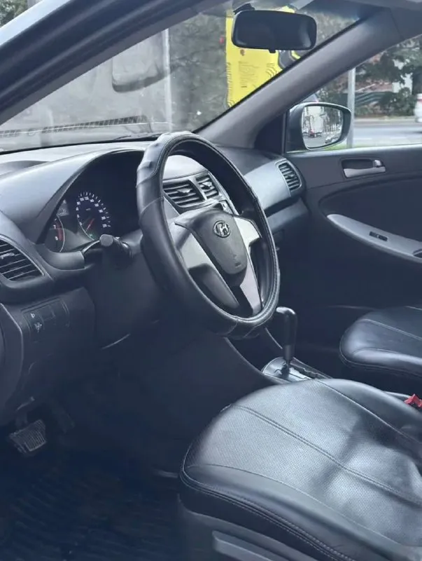 Продам hyundai solaris 1.4 автомат 2015 года. пробег 241 000 км. кондиционер работает, установлен ксенон. технически вложений никаких не требует. были незначительные дтп, есть крашенные детали, была замена двигателя на аналогичный 1.4. двигатель на гарантии, все документы имеются, с постановкой на учет ни каких проблем нет, юридически чистая ✅ есть техосмотр, действует до сентября 2026 года. мариуполь, цена 690 тысяч рублей. подробности по телефону 📲 +7(949)565-09-51 📞 звоните: +7(949)5650951 - фотография - 10
