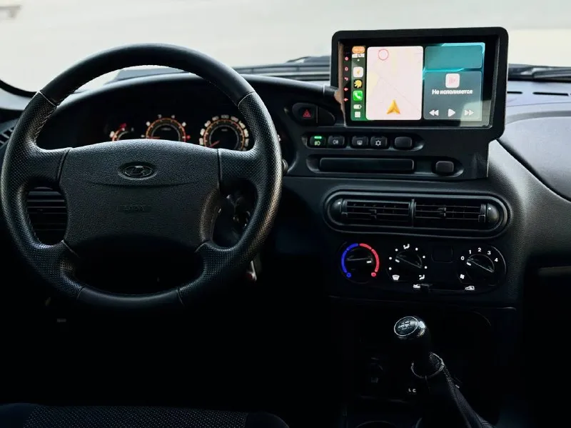 Покупался у официального дилера в марте 2023 года. обслуживался так же исключительно у официального дилера. полностью в родном окрасе. кондиционер. было вложенно много сил и средств. полностью промовилина со всеми скрытыми полостями, сигнализация с автозапуском, магнитола teyes с камерой заднего вида, apple carplay и android auto. фаркоп американский квадрат устанавливался в специализированном сервисе и имеет все необходимые документы для постановки в гибдд. руль перешит в натуральную кожу. установлены дорогие bi led линзы ближнего и дального света, а так же аналогичные противотуманные фары. хорошая резина ikon. рассмотрю варианты отдать и зимнюю резину ikon на кованных дисках. цена: 1.300.000 телефон: +7(949)493-48-30 📲 tg:. . 📞 звоните: +7(949)4934830 - фотография - 4