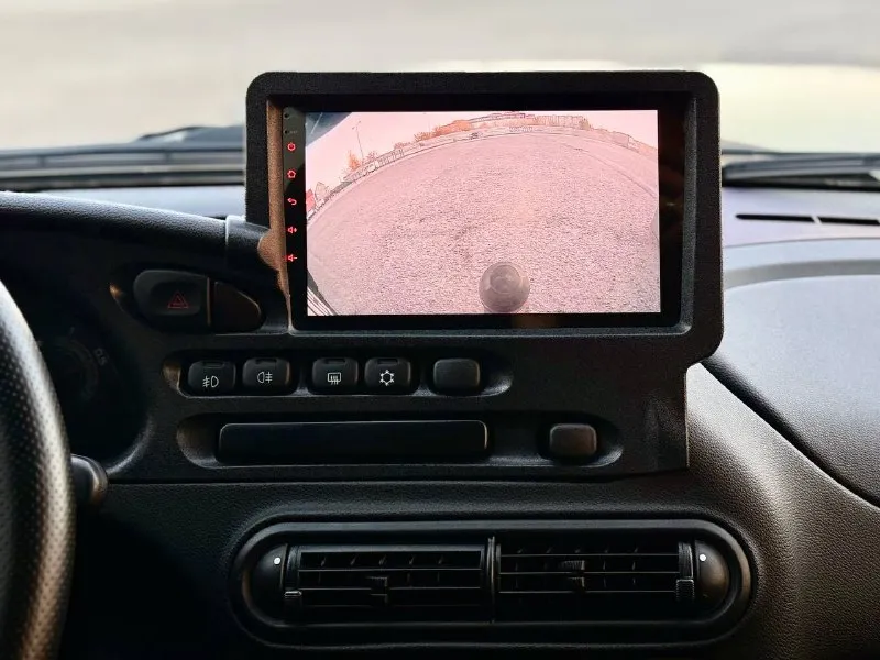 Покупался у официального дилера в марте 2023 года. обслуживался так же исключительно у официального дилера. полностью в родном окрасе. кондиционер. было вложенно много сил и средств. полностью промовилина со всеми скрытыми полостями, сигнализация с автозапуском, магнитола teyes с камерой заднего вида, apple carplay и android auto. фаркоп американский квадрат устанавливался в специализированном сервисе и имеет все необходимые документы для постановки в гибдд. руль перешит в натуральную кожу. установлены дорогие bi led линзы ближнего и дального света, а так же аналогичные противотуманные фары. хорошая резина ikon. рассмотрю варианты отдать и зимнюю резину ikon на кованных дисках. цена: 1.300.000 телефон: +7(949)493-48-30 📲 tg:. . 📞 звоните: +7(949)4934830 - фотография - 5