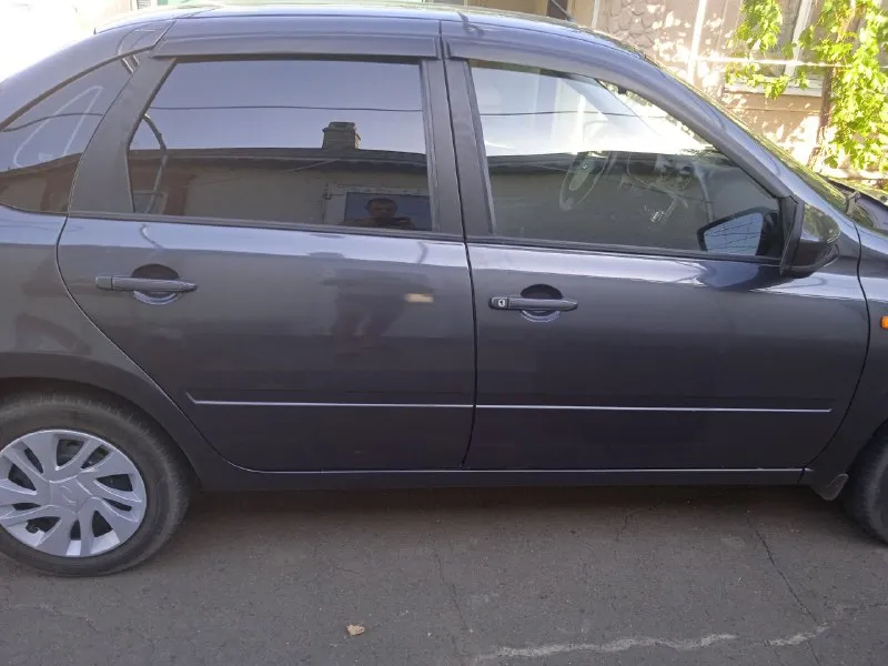 Lada granta 2016 год. мариуполь. пробег 88 тыс. кондиционер усилитель руля эсп центральный замок сигнализация хорошая музыка. состояние очень хорошее. я собственник. цена 510 тыс рублей. +79497305832 - фотография - 3