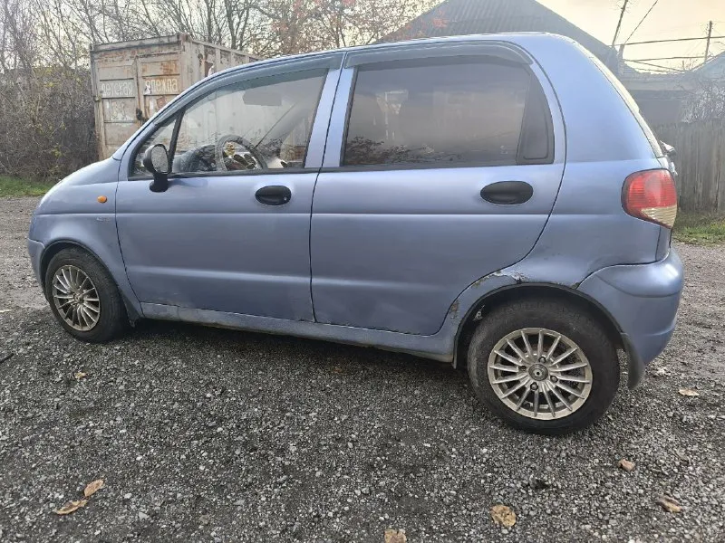 Здравствуйте, можно опубликовать авто. продается daewoo matiz 2008г автомат, кондиционер, гур, передние стеклоподъёмники. новый двигатель 0.8, новые сайлентблоки, рулевая рейка. машина поднята на проставках. есть замечания по кузову, хороший торг. документы чистые, от владельца. цена 360 000р тел +79496133084 - фотография - 3
