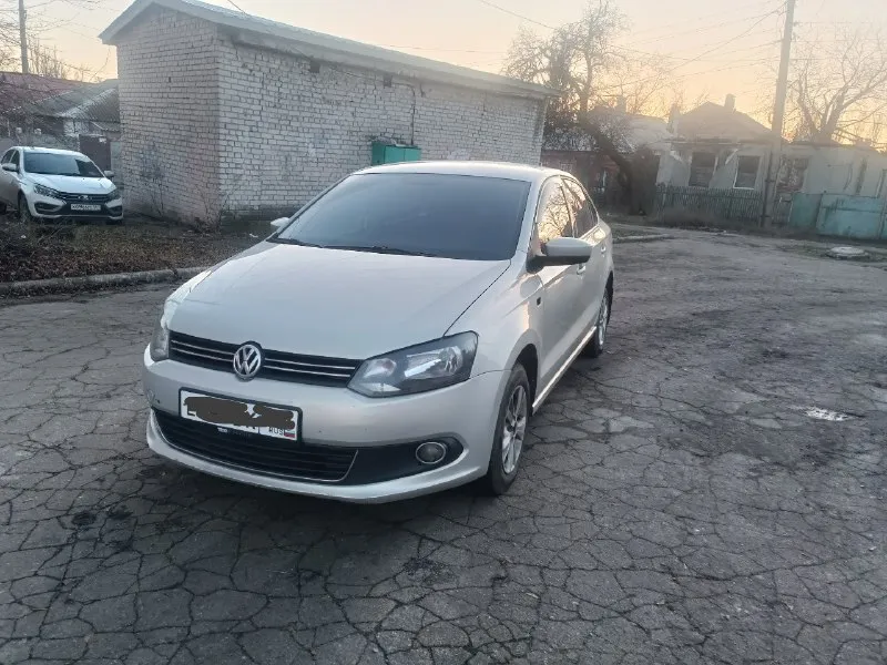 Продам volkswagen polo ( volkswagen поло) 2010 года выпуска. цена 525 + небольшой торг у капота. дви... - фотография