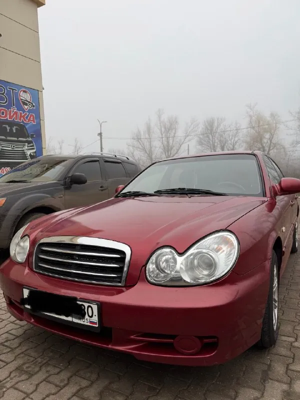 Публикую первый раз продам: hyundai sonata год выпуска:2004 объем двигателя: 2л механика родной пробег :300 тыс в хорошем состоянии кондиционер, 4 эл. стеклоподъемника подогрев зеркал установлено евро 4 ( не вписан) эл. регулировка зеркал ходовая обслужена. цена:550000т. автомобиль юридически чист!!! торг у капота все вопросы по телефону: 89494713102 (телеграм, воцап) 📞 звоните: +7(949)4713102 - фотография - 2