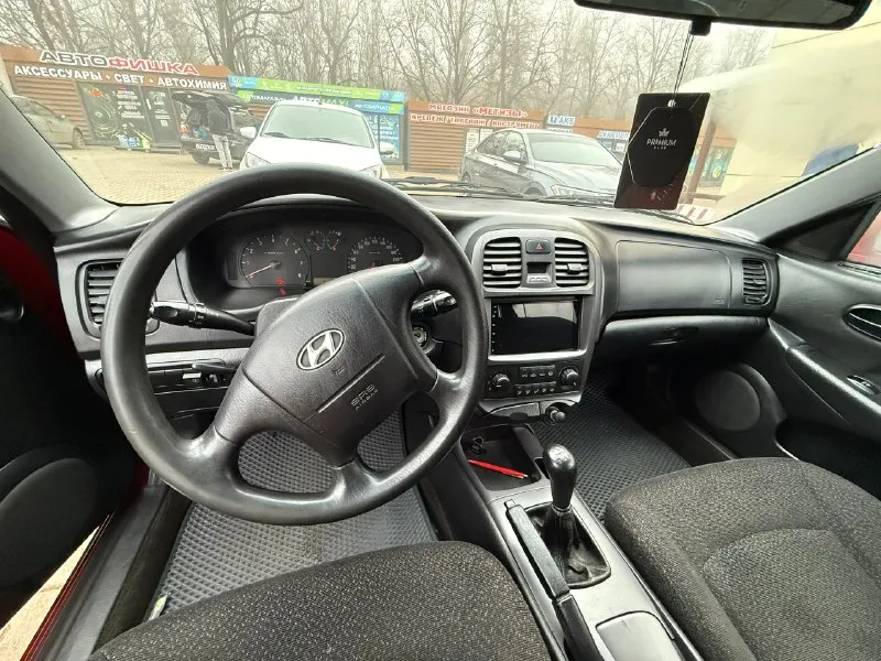 Публикую первый раз продам: hyundai sonata год выпуска:2004 объем двигателя: 2л механика родной пробег :300 тыс в хорошем состоянии кондиционер, 4 эл. стеклоподъемника подогрев зеркал установлено евро 4 ( не вписан) эл. регулировка зеркал ходовая обслужена. цена:550000т. автомобиль юридически чист!!! торг у капота все вопросы по телефону: 89494713102 (телеграм, воцап) 📞 звоните: +7(949)4713102 - фотография - 8