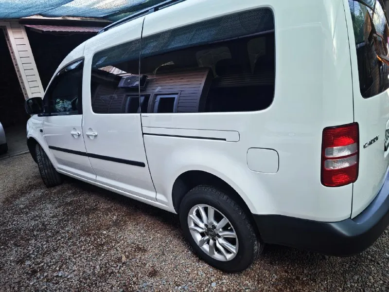 Volkswagen кадди макси — семейный крейсер на полном приводе! 🚐 всем привет! продаю своего верного друга — volkswagen caddy maxi. этот трудяга готов стать вашим надёжным компаньоном в любых приключениях! основные характеристики: год выпуска: 2013 — ещё совсем юнец! двигатель: 2.0 — экономичный и надёжный привод: полный — бездорожье не помеха! вместимость: 7 мест — вся семья и друзья в сборе! почему стоит купить именно этот авто: просторный салон — можно устроить вечеринку в пути! вместительный багажник — увезёте всё, что душе угодно экономичный — сэкономите на топливе полный привод — зимой как на лыжах! семь мест — вся семья в сборе! цена: 1 900 000 рублей — разумная цена за такого красавца! 📞 телефон для связи: +79494771899 p. s. автомобиль ждёт именно вас! 🚗✨ 📲 tg: @knorozaleksandr 📞 звоните: +7(949)4771899 - фотография - 3