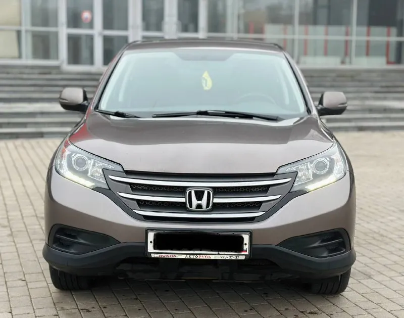 Honda cr-v 2.4 автомат бензин 2015г автомобиль в хорошем состоянии не каких вложений не требует! автомобиль в родном окрасе!!! 1 собственник из самого автосалона!!!! подогрев сидений, круиз-контроль, климат-контроль, мульти-руль, 4wd полный привод, камера заднего вида, парктроник, два комплекта резины, два ключа, с документами полный порядок!!!!! переоформление в мрэо! цена 1.745₽ все вопросы по тел:+79494681080 - фотография - 2