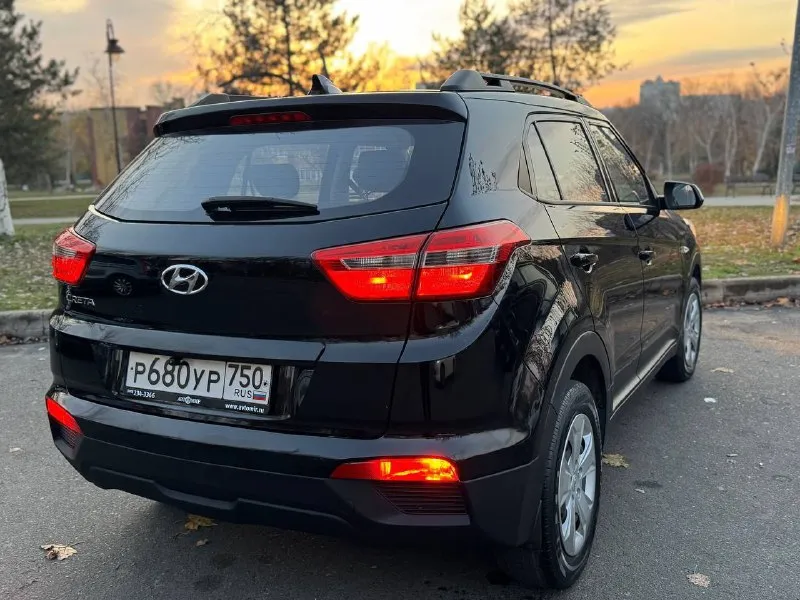 Доброго времени суток. продаю hyundai creta 2019г пробег 145т объем двигателя 1.6 автомобиль в идеальном состоянии, без дефектов. (гнили, коррозии) и т. д не бит не крашен. родной окрас всего кузова! за все время эксплуатации автомобиля был один хозяин, к машине относились бережно. техническая часть автомобиля, вложений не требует. без посторонних звуков. коробка-автомат, работает идеально, без задержек, и рывков. надежный и комфортный внедорожник! возможен обмен с вашей доплатой ! цена 1650 торг только реальным покупателем. +7 (949) 375-58-41 +7 (949) 518-34-41 📞 звоните: +7(949)3755841 - фотография - 4