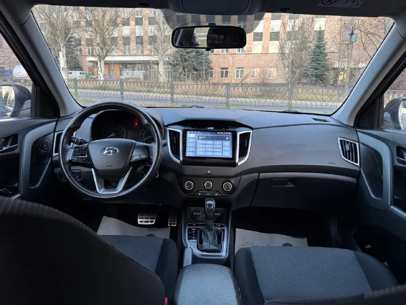 Доброго времени суток. продаю hyundai creta 2019г пробег 145т объем двигателя 1.6 автомобиль в идеальном состоянии, без дефектов. (гнили, коррозии) и т. д не бит не крашен. родной окрас всего кузова! за все время эксплуатации автомобиля был один хозяин, к машине относились бережно. техническая часть автомобиля, вложений не требует. без посторонних звуков. коробка-автомат, работает идеально, без задержек, и рывков. надежный и комфортный внедорожник! возможен обмен с вашей доплатой ! цена 1650 торг только реальным покупателем. +7 (949) 375-58-41 +7 (949) 518-34-41 📞 звоните: +7(949)3755841 - фотография - 6