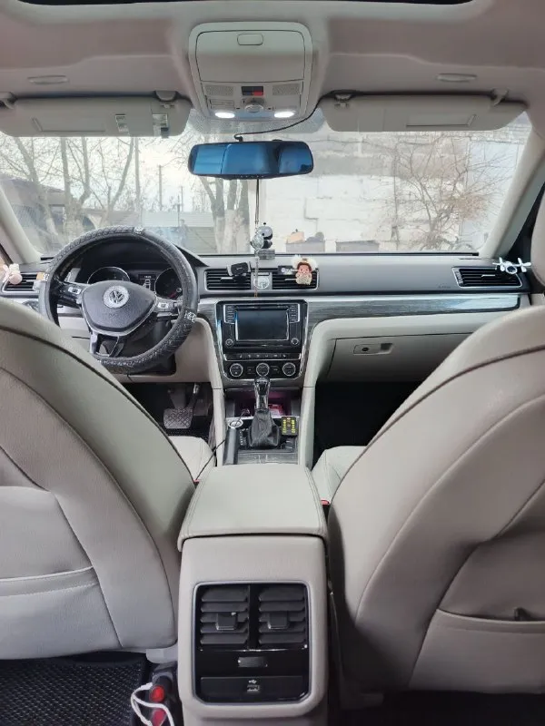 Volkswagen passat (north america) 1.8 at, 2017, 170 000 км. продам своего надёжного верного красивого друга, замена масла каждые 5т км, в поездках на дальние расстояния в машине уверенна на все 100%, отличный свет, белый салон, вторая машина в семье, написать можно много приезжайте сами увидите, торг у капота. +79493076132 📲 tg: @olga19833891 📞 звоните: +7(949)3076132 - фотография - 3