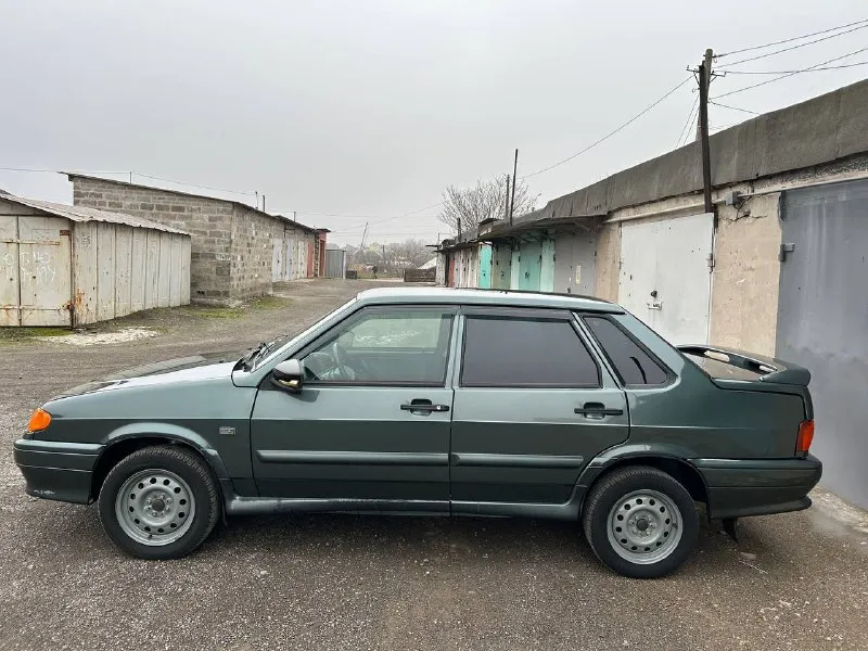 Продам свой автомобиль ваз 2115, 2011 года в отличном, состояние. без дтп кузов весь целый дно пороги стаканы все целое заводское, в красивом цвете сочи, прошла т. о заменены масла фильтра ремень грм помпа, стойки ss20, обшимлена, без шумные замки мягинкая тихая обработана антикором, элькто стеклоподъемники подогревы сидений, музыка 355.000. цена соответствует состояние +79490371812 город мариуполь всем добра ⛷ - фотография - 3