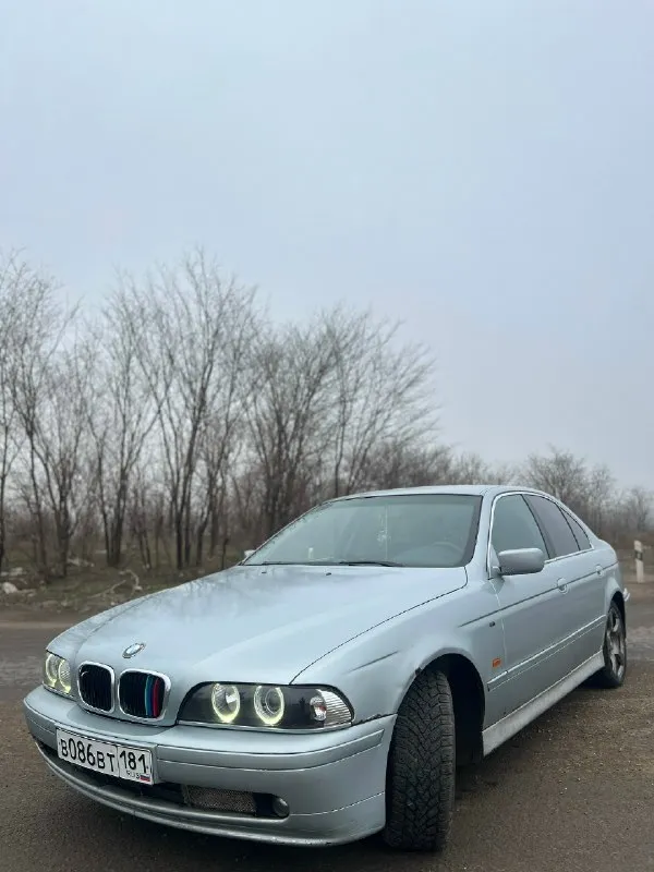 Продам bmw e39 1997г m52 b25 2.5 рядная 6-рка в идеале в идеальном состоянии ходовая без стуков мягкая, рулится отлично! кондиционер холодит отлично гидра усилитель руля работает супер парктроники перед зад 2-эсп без нареканий абс, датчики света, и много другого магнитола продержка carplay масло от замены до замены меняю каждые 4-5 тысяч мульти руль всё подружили, работает отлично центральный замок новые фары новая зимняя резина без вложений сел поехал —————————————————————————— от собственника: г. алчевск цена 500.000р торг тел +79591840858 тел +79591839984 📞 звоните: +7(959)1840858 - фотография - 3