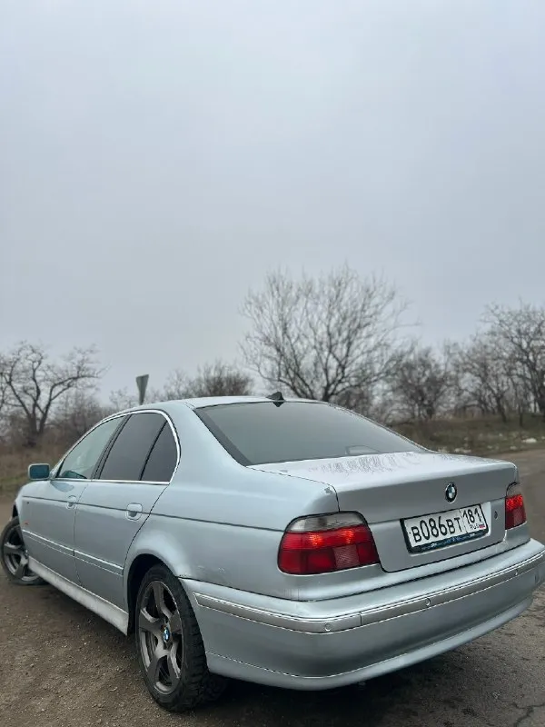 Продам bmw e39 1997г m52 b25 2.5 рядная 6-рка в идеале в идеальном состоянии ходовая без стуков мягкая, рулится отлично! кондиционер холодит отлично гидра усилитель руля работает супер парктроники перед зад 2-эсп без нареканий абс, датчики света, и много другого магнитола продержка carplay масло от замены до замены меняю каждые 4-5 тысяч мульти руль всё подружили, работает отлично центральный замок новые фары новая зимняя резина без вложений сел поехал —————————————————————————— от собственника: г. алчевск цена 500.000р торг тел +79591840858 тел +79591839984 📞 звоните: +7(959)1840858 - фотография - 4