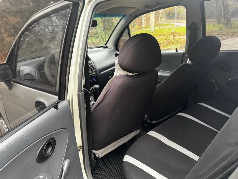 В продаже практичный и в тоже время экономичный автомобиль daewoo matiz 2007 года, автомат, газ-бензин! двигатель 0.8 работает идеально, тянет будь здоров, также установлено и вписано гбо, ходовая идеальная. работает идеально, никаких пинков и рывков нет! установлена неплохая музыка, печка греет, кондёр морозит, работает абсолютно все! два электро стеклоподъемника, гидроусилитель руля. юридически чистая, возможен любой вид переоформления! осмотр донецк 🔥цена: 280.000 ₽🔥 +79496287217 📞 звоните: +7(949)6287217 - фотография - 10