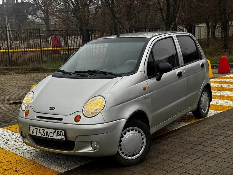 В продаже практичный и в тоже время экономичный автомобиль daewoo matiz 2007 года, автомат, газ-бензин! двигатель 0.8 работает идеально, тянет будь здоров, также установлено и вписано гбо, ходовая идеальная. работает идеально, никаких пинков и рывков нет! установлена неплохая музыка, печка греет, кондёр морозит, работает абсолютно все! два электро стеклоподъемника, гидроусилитель руля. юридически чистая, возможен любой вид переоформления! осмотр донецк 🔥цена: 280.000 ₽🔥 +79496287217 📞 звоните: +7(949)6287217 - фотография - 4