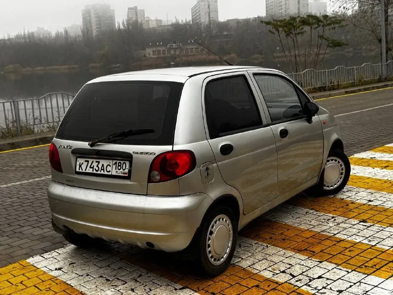 В продаже практичный и в тоже время экономичный автомобиль daewoo matiz 2007 года, автомат, газ-бензин! двигатель 0.8 работает идеально, тянет будь здоров, также установлено и вписано гбо, ходовая идеальная. работает идеально, никаких пинков и рывков нет! установлена неплохая музыка, печка греет, кондёр морозит, работает абсолютно все! два электро стеклоподъемника, гидроусилитель руля. юридически чистая, возможен любой вид переоформления! осмотр донецк 🔥цена: 280.000 ₽🔥 +79496287217 📞 звоните: +7(949)6287217 - фотография - 5