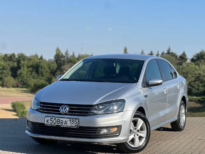 Продается надежный и стильный volkswagen polo 2018 года выпуска. этот автомобиль – идеальное сочетание комфорта, экономичности и современных технологий. основные характеристики: год выпуска: 2018 двигатель: 1.6 литра, бензин – обеспечивает оптимальный баланс между мощностью и экономией топлива. трансмиссия: механическая – для тех, кто ценит полный контроль над автомобилем и динамичное вождение. пробег: 146 000 км – подтверждает бережную эксплуатацию. комплектация: автомобиль предлагается в самой полной комплектации, что гарантирует максимальный комфорт и удовольствие от вождения: климат-контроль: поддерживает комфортную температуру в салоне в любое время года. мультируль: управление основными функциями автомобиля прямо с рулевого колеса. большой монитор: современная мультимедийная система с широким функционалом. парктроники: облегчают парковку в условиях ограниченного пространства. сидения ковши: обеспечивают отличную боковую поддержку проверкам. цена: 1.220.000₽ контакты: +79094223948 +7 (949) 5234890 - фотография - 2