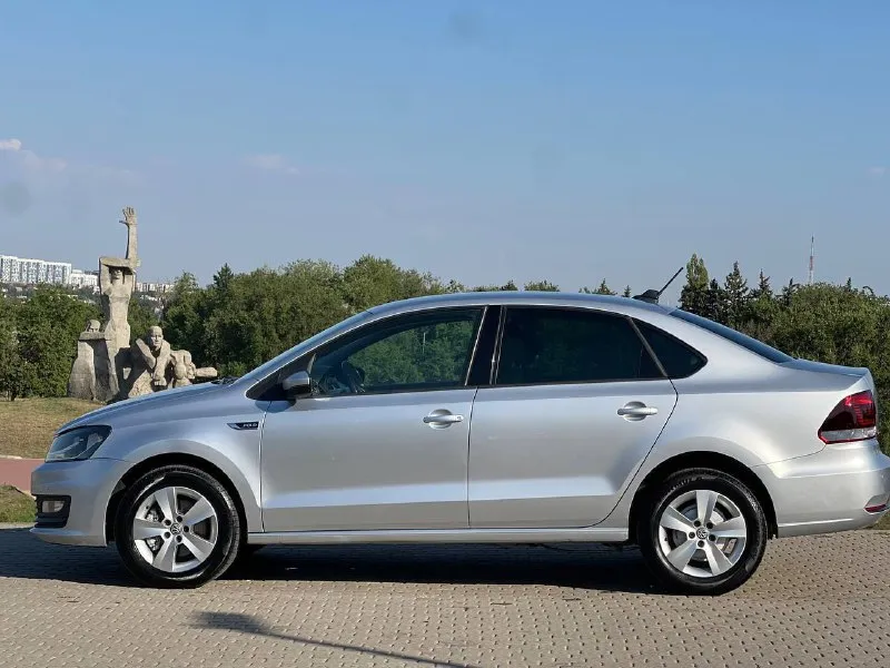 Продается надежный и стильный volkswagen polo 2018 года выпуска. этот автомобиль – идеальное сочетание комфорта, экономичности и современных технологий. основные характеристики: год выпуска: 2018 двигатель: 1.6 литра, бензин – обеспечивает оптимальный баланс между мощностью и экономией топлива. трансмиссия: механическая – для тех, кто ценит полный контроль над автомобилем и динамичное вождение. пробег: 146 000 км – подтверждает бережную эксплуатацию. комплектация: автомобиль предлагается в самой полной комплектации, что гарантирует максимальный комфорт и удовольствие от вождения: климат-контроль: поддерживает комфортную температуру в салоне в любое время года. мультируль: управление основными функциями автомобиля прямо с рулевого колеса. большой монитор: современная мультимедийная система с широким функционалом. парктроники: облегчают парковку в условиях ограниченного пространства. сидения ковши: обеспечивают отличную боковую поддержку проверкам. цена: 1.220.000₽ контакты: +79094223948 +7 (949) 5234890 - фотография - 3