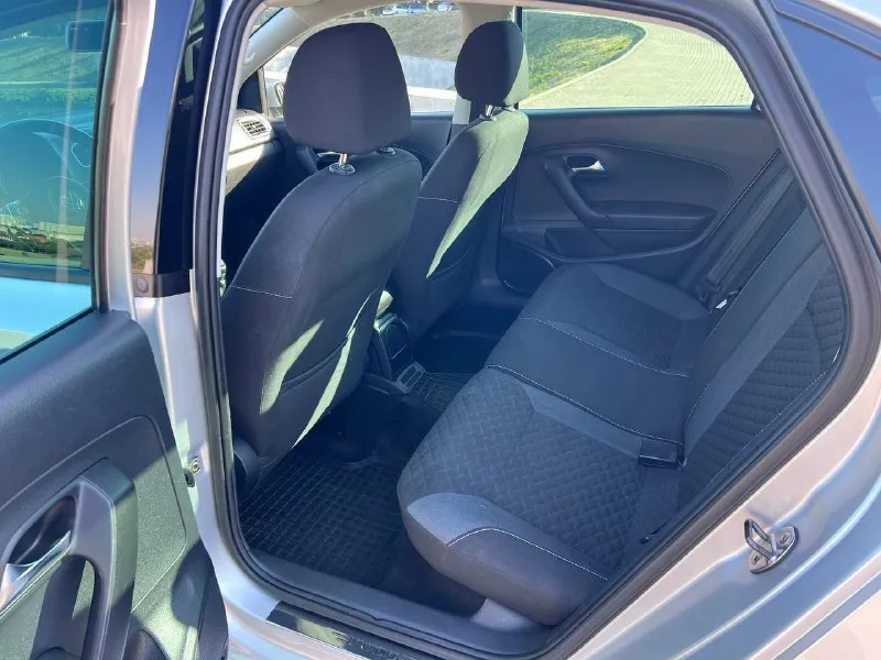 Продается надежный и стильный volkswagen polo 2018 года выпуска. этот автомобиль – идеальное сочетание комфорта, экономичности и современных технологий. основные характеристики: год выпуска: 2018 двигатель: 1.6 литра, бензин – обеспечивает оптимальный баланс между мощностью и экономией топлива. трансмиссия: механическая – для тех, кто ценит полный контроль над автомобилем и динамичное вождение. пробег: 146 000 км – подтверждает бережную эксплуатацию. комплектация: автомобиль предлагается в самой полной комплектации, что гарантирует максимальный комфорт и удовольствие от вождения: климат-контроль: поддерживает комфортную температуру в салоне в любое время года. мультируль: управление основными функциями автомобиля прямо с рулевого колеса. большой монитор: современная мультимедийная система с широким функционалом. парктроники: облегчают парковку в условиях ограниченного пространства. сидения ковши: обеспечивают отличную боковую поддержку проверкам. цена: 1.220.000₽ контакты: +79094223948 +7 (949) 5234890 - фотография - 8