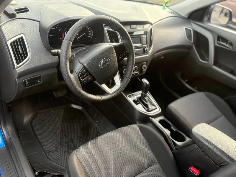 Продам hyundai creta год:2020 цена:1.820.000₽торг номер: +7 909 422-39-48 телеграмм и мах мотор:1.6 коробка:автомат привод передний авто в идеальном состоянии весь в родной краски!абсолютно без вложений сел и поехал, технически авто без проблем не стучит не гремит весь обслужен от а до я коробка и мотор в в идеальном состоянии! любые проверки со стороны покупателя ! кузов в превосходном состоянии без вмятин ржавчин и царапин выглядит как на фото! машинка в хорошей комплектации, мульти руль, подогрев руля, подогрев всех четырех сидений, электра регулировка зеркал, обогрев переднего и заднего стекла, помощь при спуски и подъеме, камера заднего вида, круиз контроль! и много другое, больше информации по телефону - фотография - 6