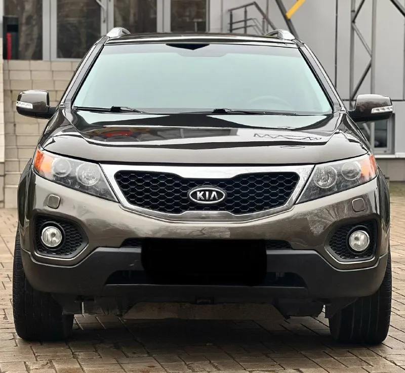 Продам шикарную kia sorento :2.4 бензин коробка:автомат пробег:165.000км привод:полный цена:1.320.000₽ торг номер: +79493687228 или +79490384804 на двух номерах есть телеграмм авто в идеальном состоянии без как либо вложений сел и поехал, мотор и коробка работают идеально, подвеска вся обслужена не издает абсолютно не каких посторонних звуков, салон авто как новый, без дырок и потертостей, кузов выглядит как на фото без ржавчину и вмятин!машина в максимально комплектации:кожаный салон с деревянными вставками, без ключевой доступ, кнопка старт стоп, парктроники, раздельный климат контроль, подогревы сидений, электра регулировки сидений, обогрев переднего и заднего стекла, мульти руль, круиз контроль, камера заднего вида, современный планшет со всеми плюшкам, датчики света и дождя, и многое другое! два комплекта ключей! действительно очень достойный автомобиль, больше информации по телефону! 📲 tg: @ninochka_ra 📞 звоните: +7(949)3687228 - фотография - 3