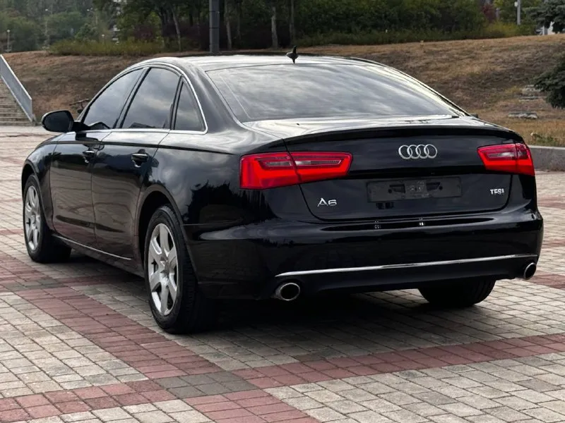 Тел. +79493988204 возможно продажа в кредит продам audi a6 c7 2014г. в идеальном состоянии ! по автомобилю делать не чего не надо!! готов ехать на любые проверки за ваш счёт!) переоформление в мрэо я собственник комплектация abs esp parktronic круиз контроль камера заднего вида start-stop без ключевой доступ подогрев сидений передних и задних подогрев зеркал эл. складывание зеркал бортовой компьютер датчик света датчик дождя датчик давления шин дневные ходовые огни адаптивные фары заводской ксенон музыка премиум класса двухзонный климат контроль пробег 225т бензин цена 1🍋520т. р срочно торг - фотография - 6