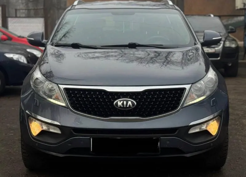 Продам kia sportage
2.0 Бензин
Год выпуска 2015
Состояние идеальное.
Без вмятин царапин
И рыжиков
Сервисные книги.
В родном окрасе
Вложений не требует!
Любое оформление!
Салон не затертый не порваный
Салон кожа комбинированый с алькантарай
Авто полностью обслужена до мелочей
Работает ровно.
Коробка переключает идеально
Климат контроль работает
Все жидкости заменены!
Стекла все родные
Каждая кнопка работает)
Цена 1.375₽
+7-949-794-46-27
Остольные вопросы по телефону
Звоните в любое время.
📲 Tg: евгений
📞 Звоните: +7(949)7944627 - фотография - 1
