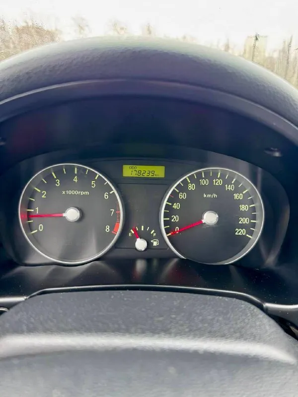 🇰🇵 hyundai accent 💰цена: 550 000р 🏢город: мариуполь 📅год выпуска: 2008 🗒️пробег: 178 239 км. ⚙️двигатель: 1.4 ⛽топливо: бензин/газ ⚙️кпп: механика 📞 телефон: +7-949-727-41-51 +7-949-551-91-52 +7-989-263-55-56 💾 описание: ✔️ регулировка сиденья по высоте ✔️ abs, подушки безопасности ✔️ полный электропакет ✔️ гидроусилитель руля ✔️ центральный замок ⛽️ гбо евро-4 автомобиль после полного то с заменой комплекта грм и всех технических жидкостей, вложений не требует никаких. шикарная зимняя резина ➕ комплект летней резины на дисках. улица шевченко 2️⃣6️⃣9️⃣ 🏦 возможна продажа в кредит по двум документам. - фотография - 10