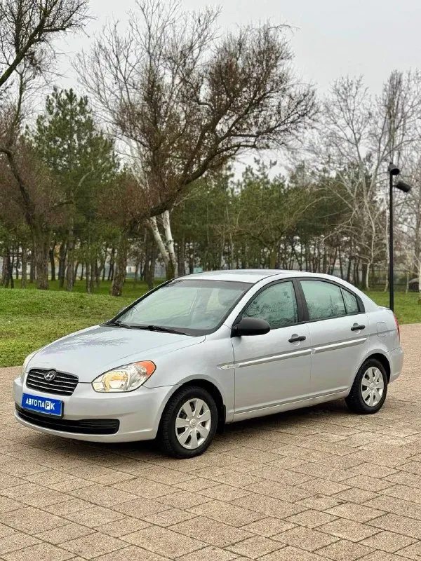 🇰🇵 hyundai accent 💰цена: 550 000р 🏢город: мариуполь 📅год выпуска: 2008 🗒️пробег: 178 239 км. ⚙️двигатель: 1.4 ⛽топливо: бензин/газ ⚙️кпп: механика 📞 телефон: +7-949-727-41-51 +7-949-551-91-52 +7-989-263-55-56 💾 описание: ✔️ регулировка сиденья по высоте ✔️ abs, подушки безопасности ✔️ полный электропакет ✔️ гидроусилитель руля ✔️ центральный замок ⛽️ гбо евро-4 автомобиль после полного то с заменой комплекта грм и всех технических жидкостей, вложений не требует никаких. шикарная зимняя резина ➕ комплект летней резины на дисках. улица шевченко 2️⃣6️⃣9️⃣ 🏦 возможна продажа в кредит по двум документам. - фотография - 3
