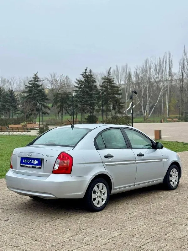 🇰🇵 hyundai accent 💰цена: 550 000р 🏢город: мариуполь 📅год выпуска: 2008 🗒️пробег: 178 239 км. ⚙️двигатель: 1.4 ⛽топливо: бензин/газ ⚙️кпп: механика 📞 телефон: +7-949-727-41-51 +7-949-551-91-52 +7-989-263-55-56 💾 описание: ✔️ регулировка сиденья по высоте ✔️ abs, подушки безопасности ✔️ полный электропакет ✔️ гидроусилитель руля ✔️ центральный замок ⛽️ гбо евро-4 автомобиль после полного то с заменой комплекта грм и всех технических жидкостей, вложений не требует никаких. шикарная зимняя резина ➕ комплект летней резины на дисках. улица шевченко 2️⃣6️⃣9️⃣ 🏦 возможна продажа в кредит по двум документам. - фотография - 6