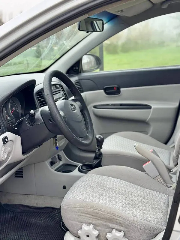 🇰🇵 hyundai accent 💰цена: 550 000р 🏢город: мариуполь 📅год выпуска: 2008 🗒️пробег: 178 239 км. ⚙️двигатель: 1.4 ⛽топливо: бензин/газ ⚙️кпп: механика 📞 телефон: +7-949-727-41-51 +7-949-551-91-52 +7-989-263-55-56 💾 описание: ✔️ регулировка сиденья по высоте ✔️ abs, подушки безопасности ✔️ полный электропакет ✔️ гидроусилитель руля ✔️ центральный замок ⛽️ гбо евро-4 автомобиль после полного то с заменой комплекта грм и всех технических жидкостей, вложений не требует никаких. шикарная зимняя резина ➕ комплект летней резины на дисках. улица шевченко 2️⃣6️⃣9️⃣ 🏦 возможна продажа в кредит по двум документам. - фотография - 9