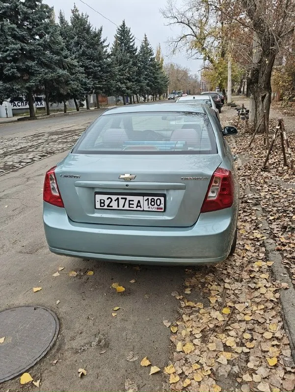 Продам chevrolet лачетти cdx, мотор 1.8, коробка автомат. год 2006, куплен в автосалоне, пробег 142 тыс км. климат, усилитель руля, abs, 4 стеклоподьемника, цена 700 тыс рублей, донецк +79494056246 📞 звоните: +7(949)4056246 - фотография - 3