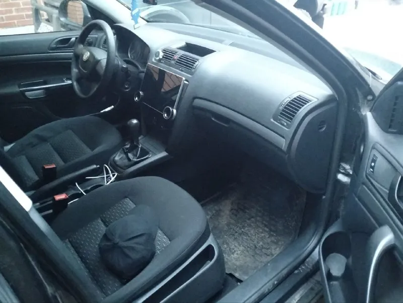 Октавия а5 10 год 1.6 механика, пробег 280 по кузову есть косяки лкп, железо все родное, кроме переднего крыла, подвеска не стучит, много чего поменял, цена 600 торг возможен обмен с доплатой в обе стороны, авто мое, владею 5 лет, подробности в лс или по телефону - фотография - 3