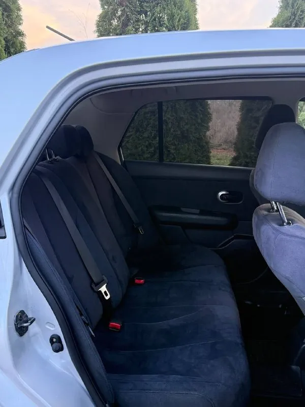 Nissan тиида, может кто искал машину под себя! 2007 год 1.6 автомат! 2 владельца ✅ отличная автотека ✅ по технической части двигатель, коробка, ходовая часть без нареканий ! кузов 2 косм окраса, в остальном в родная краска, вин читается без проблем ! комлектация: кондиционер (заправлен), гур, 4 эсп, подогревы передних сидений, подогрев заднего стекла и зеркал, электрорегулировка зеркал, корректор фар, центральный замок, андроид магнитола, блютус, камера заднего вида, оптика в бронепленке, парктроники задние, все горит, все работает. салон в отличном состоянии, чистый, диски титаны на зиме шипы (износ минимальный). смотреть донецк, макеевка, +79494137677 старт рынка на что-то подобное 700к+ 🚀 моя цена 670к рублей, торг минимальный❗️ 📞 звоните: +7(949)4137677 - фотография - 6