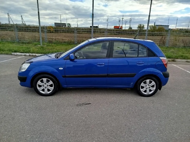 Продам kia rio, 2007 гв, двс - 1,4л бензин, кпп-механика, честный подтвержденный пробег - 223000км. Авто все время в одних руках, один единственный хозяин. Кузов ровный, без гнили и ржавчины, практически весь в заводском окрасе. , трансмиссия, подвеска - без нареканий. Богатая комплектация: abs, airbag, полный электропакет стекол/зеркал, подогрев стекла/зеркал/сидений, климат-контроль (заправлен, обслужен). Все опции работают в штатном режиме. Два ключа. Цена 565 000руб, торг. Донецк +79493817489
📞 Звоните: +7(949)3817489 - фотография - 3