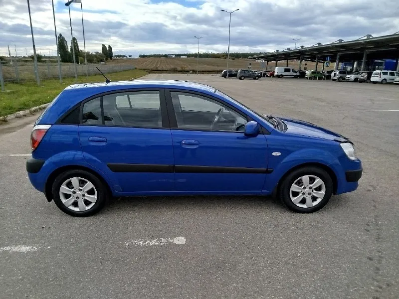 Продам kia rio, 2007 гв, двс - 1,4л бензин, кпп-механика, честный подтвержденный пробег - 223000км. Авто все время в одних руках, один единственный хозяин. Кузов ровный, без гнили и ржавчины, практически весь в заводском окрасе. , трансмиссия, подвеска - без нареканий. Богатая комплектация: abs, airbag, полный электропакет стекол/зеркал, подогрев стекла/зеркал/сидений, климат-контроль (заправлен, обслужен). Все опции работают в штатном режиме. Два ключа. Цена 565 000руб, торг. Донецк +79493817489
📞 Звоните: +7(949)3817489 - фотография - 6