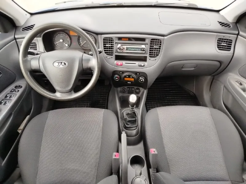 Продам kia rio, 2007 гв, двс - 1,4л бензин, кпп-механика, честный подтвержденный пробег - 223000км. Авто все время в одних руках, один единственный хозяин. Кузов ровный, без гнили и ржавчины, практически весь в заводском окрасе. , трансмиссия, подвеска - без нареканий. Богатая комплектация: abs, airbag, полный электропакет стекол/зеркал, подогрев стекла/зеркал/сидений, климат-контроль (заправлен, обслужен). Все опции работают в штатном режиме. Два ключа. Цена 565 000руб, торг. Донецк +79493817489
📞 Звоните: +7(949)3817489 - фотография - 7