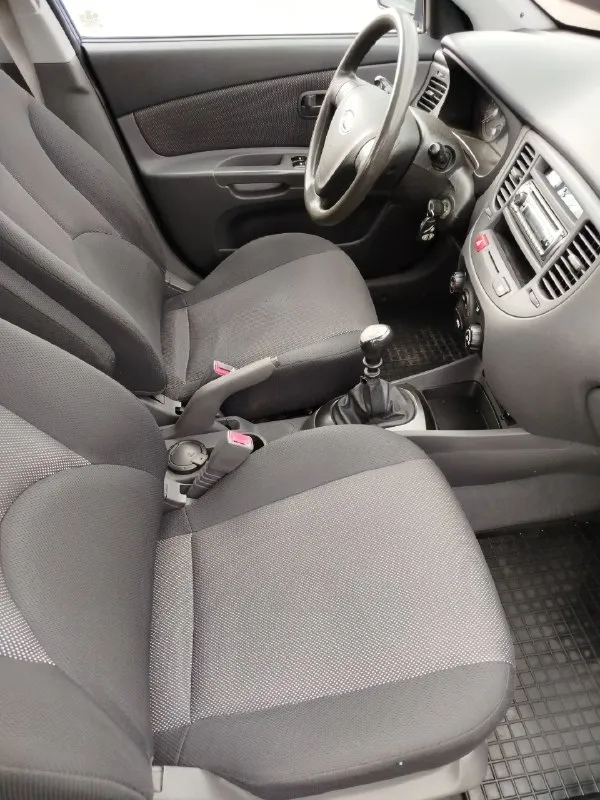 Продам kia rio, 2007 гв, двс - 1,4л бензин, кпп-механика, честный подтвержденный пробег - 223000км. Авто все время в одних руках, один единственный хозяин. Кузов ровный, без гнили и ржавчины, практически весь в заводском окрасе. , трансмиссия, подвеска - без нареканий. Богатая комплектация: abs, airbag, полный электропакет стекол/зеркал, подогрев стекла/зеркал/сидений, климат-контроль (заправлен, обслужен). Все опции работают в штатном режиме. Два ключа. Цена 565 000руб, торг. Донецк +79493817489
📞 Звоните: +7(949)3817489 - фотография - 8