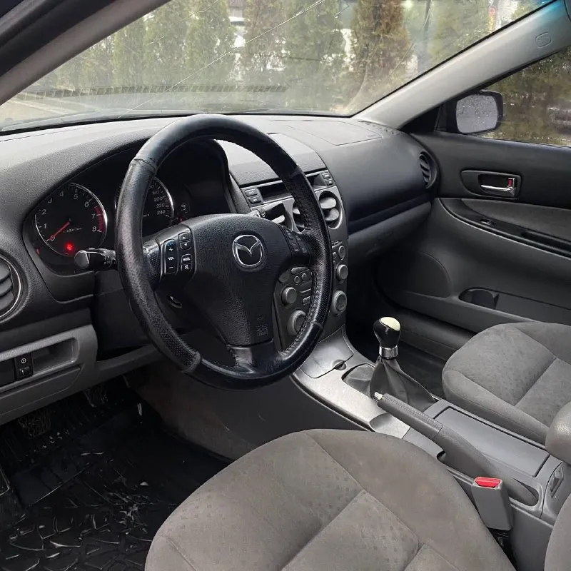 Продам mazda 6 1,8 бензин, механика 5 ст. 2003 год. авто в хорошем состоянии, ржавчины и гнили нет. по технической части все хорошо. работает хорошо, масло не есть. кондиционер, подогревы, все работает. хорошая зимняя резина. цена 450 000, торг. документы в порядке, юридически чистая. машина находится в докучаевске. +79493327991 📲 tg: м л 📞 звоните: +7(949)3327991 - фотография - 7