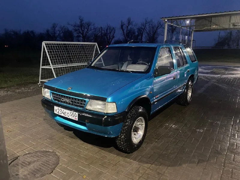 Продам opel фронтера 190 тыс. родного пробега мотор 2.4 бензин мех кпп полный привод кондиционер гур... - фотография