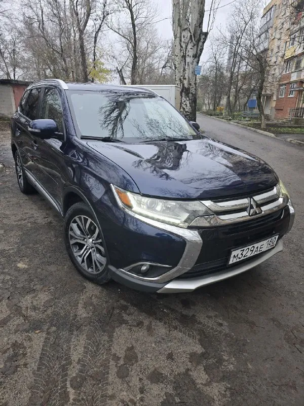Mitsubishi outlander 2.4 cvt, 2017 год 121 000 км полный привод. максимальная комплектация продаю свой семейный автомобиль, состояние идеальное, бережное хранение. очень надёжное и просторное авто. +79497108100 -виталик цена 2 200 000 р. - фотография - 3