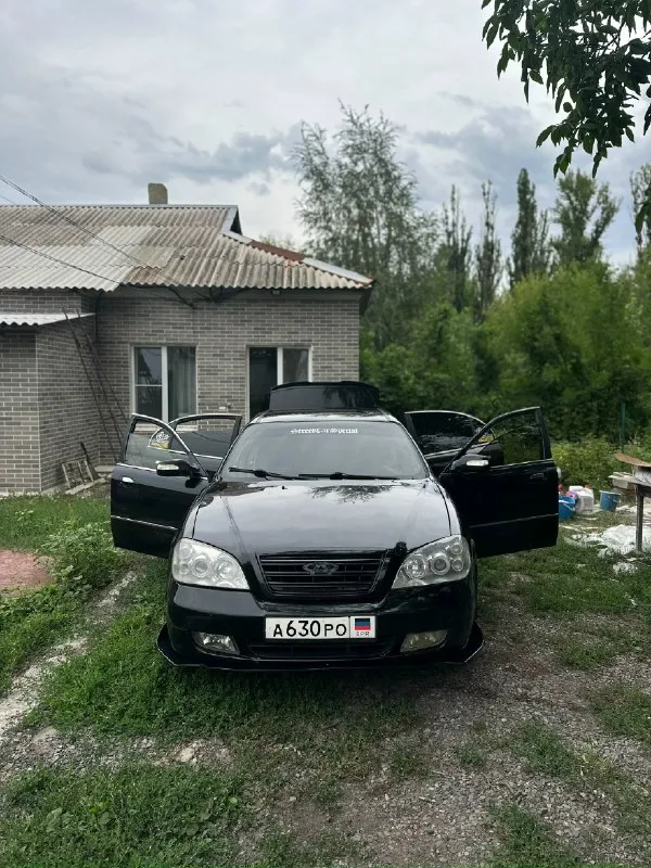 💶 цена: 660 тыс. 📮 город: донецк 🚘 марка / модель: chery eastar 📅 год выпуска: 2010 года выпуска, куплена была в автосалоне в 2011 году. 📊 пробег родной: 190тыс. не скручен! ⛽ двигатель: двигатель 1.8 бензин 🔧 тип кпп: пятиступенчатая механическая коробка передач в отличном состоянии. 👨‍⚖ будете первым владельцем в птс рф образца. ☎ контактный телефон: +79493956808 александр 📝 описание: хорошая комплектация, климат контроль, регулировка руля, электро регулировка и подогрев зеркал, подогрев стекла заднего вида, парктроник, деревянный руль, кондиционер, отличная музыка на 6 динамиков с сабвуфером, за машиной следили, ухаживали и любили! тонировка, подсветка ног, подсветка ключа хороший выхлоп, добились не громкого, приятного звука! хороший живой кузов, ничего варить и красить не нужно! недавно заменили масло в коробке. стеклоподъемники, два комплекта ключей по ходовой части всё в порядке с документами все в порядке, постоянный учёт днр, полное переоформление! 📞 звоните: +7(949)3956808 - фотография - 7