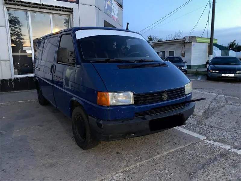 Продажа от собственника, продам грузовой фургон volkswagen т4 1991г 🚙 объем двигателя 2.4 🔥гидроусил... - фотография