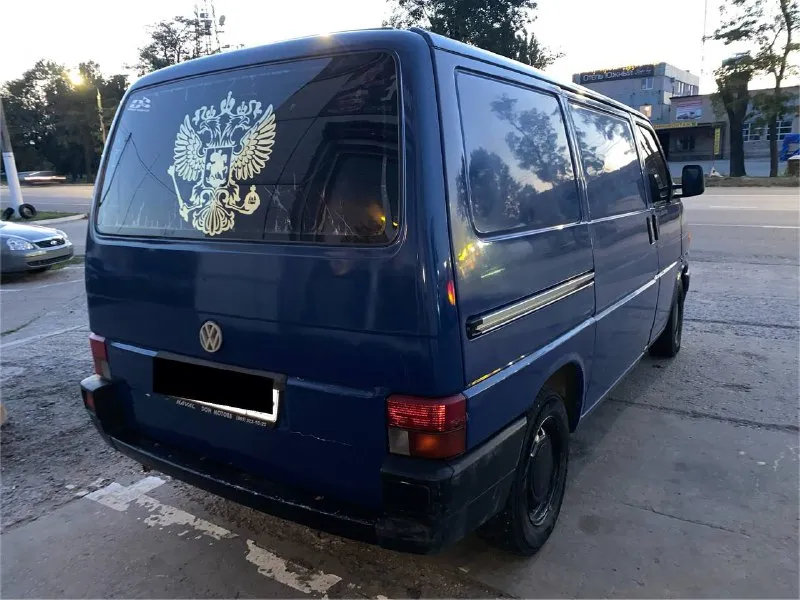 Продажа от собственника, продам грузовой фургон volkswagen т4 1991г 🚙 объем двигателя 2.4 🔥гидроусилитель руля, авто вложений не требует двигатель в отличном состоянии 👍ходовая на отлично! по кузову не гнилая вобще вся целая, имеются не большие косячки в силу возраста, ухоженный салон стандартная музыка практически новая шипованная резина, подготовлен к зиме! авто в мариуполе, звонить по телефону +79495565482 антон цена 495 тысяч 📞 звоните: +7(949)5565482 - фотография - 2