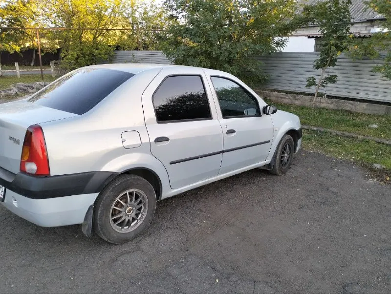 Renault logan i цена - 450 000₽ город - володарское год выпуска - 2007 пробег - 127.000 км (по приборной панели) топливо - бензин модификация- 1.4 кпп - механика собственник - да авто полностью обслужен. вложений на данный момент не требует. ходовка живая, масло не ест. кузов без гнили, лак местами облез. документы чистые. двигатель после капитального дополнительная информация по телефону. +7 949 103 42 09 +7 949 709 83 88 быстрым торг! гур✅️ кондиционер✅ аудио система с bluetooth✅ 📞 звоните: +7(949)1034209 - фотография - 4