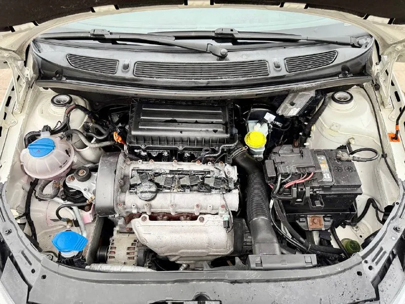 🇨🇿 skoda fabia mkll 1,4 💰цена: 620 000р 🏢город: мариуполь 📅год выпуска: 2012 🧾пробег: 196 000км. ⚙️двигатель: 1.4 ⛽топливо: бензин ⚙️кпп: механика 📞 телефон: +7-949-727-41-51 +7-989-263-55-56 +7-949-551-91-52 💾 описание: fabia идеальный выбор для тех, кто ищет надёжный и практичный автомобиль. этот универсал отличается элегантным дизайном и просторным салоном. ✅3 владельца, птс оригинал ✅отличное состояние кузова, без коррозии и дефектов ✅хорошее техническое состояние, ходовая перебрана комплектация 👍: кондиционер обслужен (холодильник шикарно), гур, abs, центральный замок, подогрев сидений, электропакет, два ключа, магнитола с bluetooth. улица шевченко 269 - фотография - 7